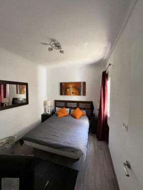 Lovely 4-Bed Cottage in Las Chapas Marbella